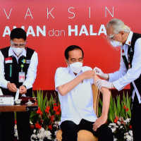 Presiden Jokowi Batalkan Vaksin Berbayar
