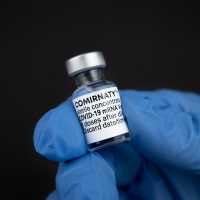 Vaksin Pfizer Mulai Disuntik ke Warga Jakarta, Ini Syarat & Lokasinya