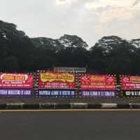 Heboh Deretan Karangan Bunga Untuk Rektor Ari Kuncoro di UI Wood