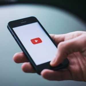 YouTube DPR Diretas Tampilkan Live Streaming Judi Online, Netizen: Itu Candy Crush