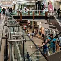 Anies Izinkan Mal Buka, Pengunjung Wajib Sudah Vaksin