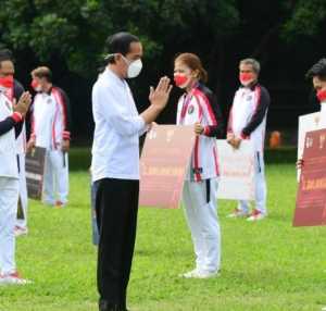 Jokowi Bagi Bonus Atlet Olimpiade, Greysia/Apriyani Dapat Rp5,5 M