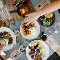 Rekomendasi 5 Tempat Makan Siang di Bandung, Harga Mulai Rp14 Ribuan