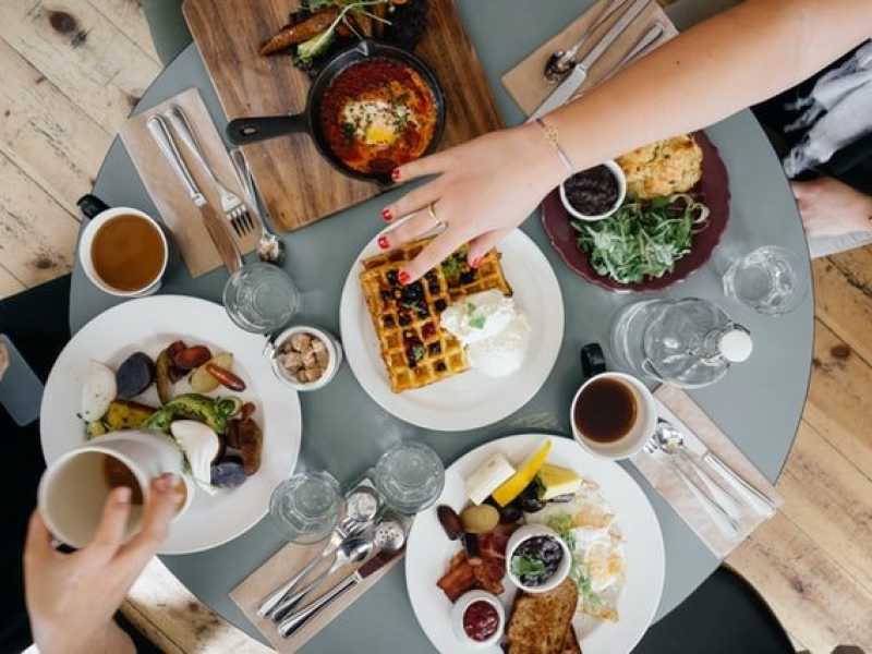 Rekomendasi 5 Tempat Makan Siang di Bandung, Harga Mulai Rp14 Ribuan