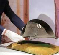 Topi Ikonik Bicorne Napoleon Bonaparte Laku Dilelang Rp19 miliar