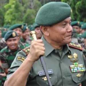 Siapa AY Nasution, yang Suruh Bongkar Patung Soeharto di Kostrad?