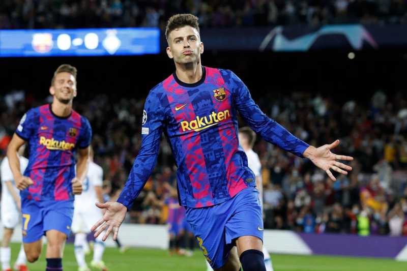 Gerard Pique membawa barcelona menang 1-0 atas Dynamo Kiev di Liga Champions