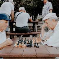 Bolehkah Menitipkan Orang Tua di Panti Jompo, Ini Pandangan dalam Islam