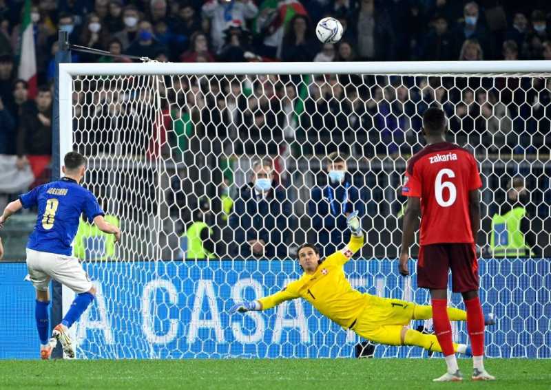 Italia vs Swiss 1-1, Jorginho gagal membuat Italia menang saat mendapatkan tendangan penalti