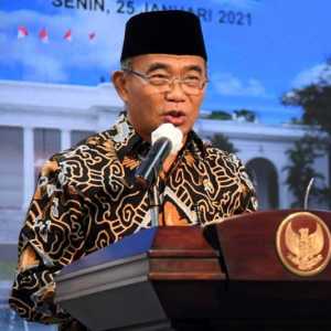 Menteri Muhadjir Usul Korban Judi Online Jadi Penerima Bansos