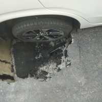 5 Fakta Mobil Ketua PSI Jeblos ke Sumur Resapan: Beton Basah, Mobil Bolak Balik