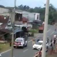 Geger Video Polisi Tinggalkan Korban Tabrak Lari Tergeletak di Jalan