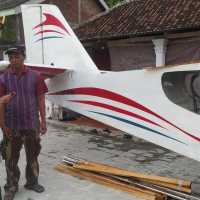 Kisah Suyanto Mudik ke Lamongan Bawa Pesawat Terbang Rakitan Sendiri