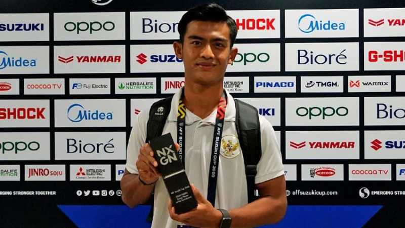 Bek kiri Timnas Indonesia Pratama Arhan menyabet penghargaan pemain muda terbaik Piala AFF 2020