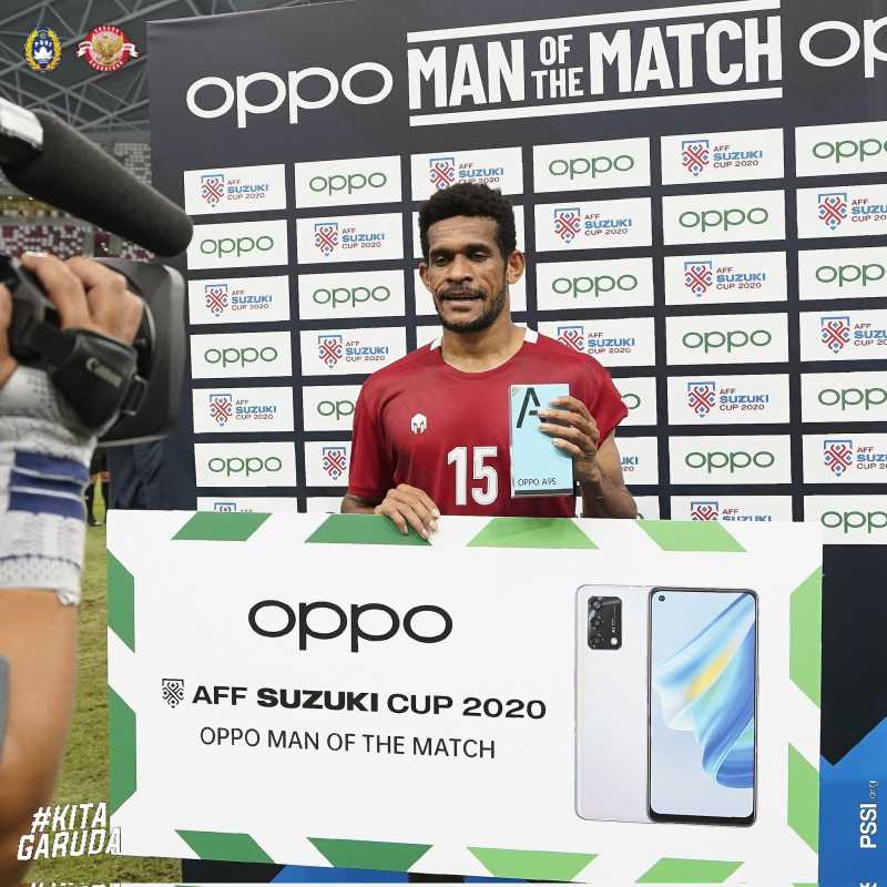 Ricky Kambuaya terpilih sebagai pemain terbaik alias MVP dalam pertandingan Thailand vs Indonesia di leg kedua final Piala AFF 2020