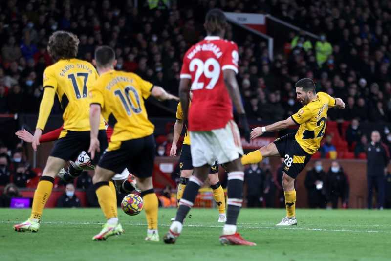 Hasil Liga Inggris: Joao Moutinho mencetak gol kemenangan Wolves di Old Trafford