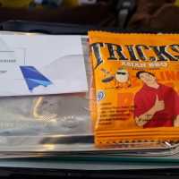 Snack Bergambar Kaesang di Pesawat Garuda Indonesia Bikin Heboh, Gibran: Tarik Aja