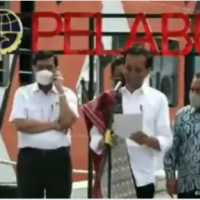 Viral Menko Luhut Asyik Telponan Saat Presiden Jokowi Pidato, Ini Penjelasan Jubir