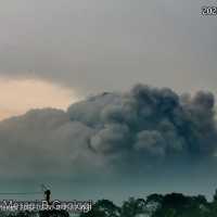 Gunung Krakatau 2 Kali Meletus, Gunung Merapi 3 Kali Muntahkan Awan Panas