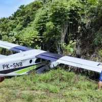Pesawat Pilatus Smart Aviation Tergelincir dan Tabrak Rumah Warga di Papua