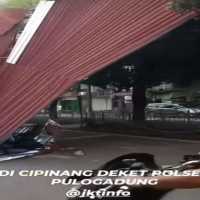 BMKG Ungkap Penyebab Angin Kencang di Jabodetabek Hingga Bikin Atap Mal Ambruk