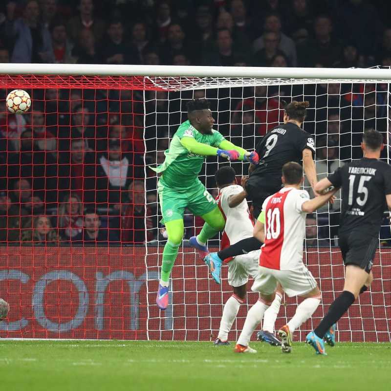     Hasil Liga Champions: Ajax Amsterdam vs Benfica 0-1. Benfica lolos ke perempat final Chamipions League usai menang agregat 3-2 atas Ajax