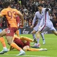 Hasil Sepak Bola Dini Hari: Barcelona Melaju ke 8 Besar, Roma Lolos Dramatis