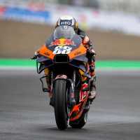 Jadi Juara MotoGP Mandalika 2022, Miguel Oliveira Asapi Quartararo