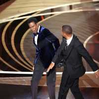 Heboh Piala Oscar: Will Smith Tampar Chris Rock Usai Istrinya Diejek