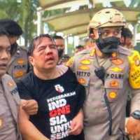 Ade Armando Babak Belur dan Ditelanjangi di Tengah Demo 11 April