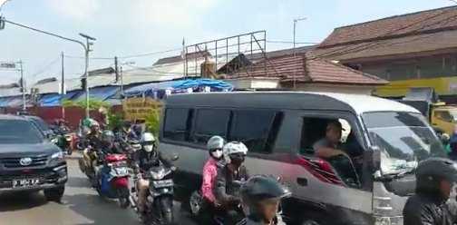 Imbas Tol Cikampek Ditutup Sementara, Jalanan Di Bekasi Macet Parah