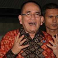 Politisi PDIP Ruhut Sitompul Dipolisikan Usai Unggah Foto Anies Pakai Koteka