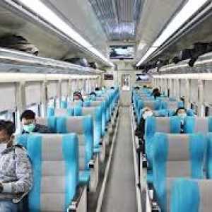 Belum Vaksin Booster, Penumpang Kereta Api Wajib Tes PCR
