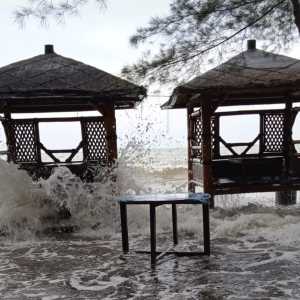 Waspada! Pesisir Aceh, Jakarta hingga Papua bakal diterjang Banjir Rob hingga 27 Mei