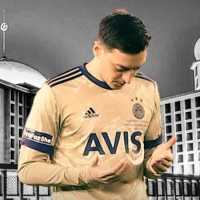 Mesut Ozil Bakal Salat Jumat di Masjid Istiqlal