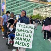Heboh Aksi Ibu Butuh Ganja Medis Untuk Anaknya yang Sakit Lumpuh Otak Saat CFD