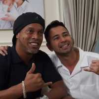 Kunjungi Rumah Raffi Ahmad di Andara, Ronaldinho Cicipi Pangsit dan Ngeluh Macet