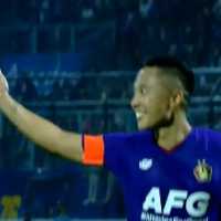 VIDEO Arthur Irawan Pamer Penalti Panenka di Depan Ronaldinho