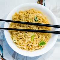 Cara Menikmati Mie Instan yang Sehat dan Tak Bikin Gendut