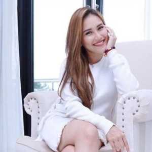 Nama Ayu Ting Ting Terseret Kasus Judi Online, Wulan Guritno Irit Bicara
