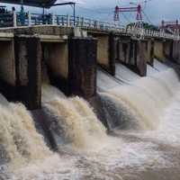 Jakarta Hujan: Status Pintu Air Angke Hulu Bahaya, Waspada Banjir