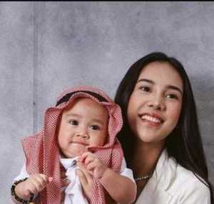 Girangnya Anya Geraldine Gendong Rayyanza, Putra Kedua Raffi Ahmad