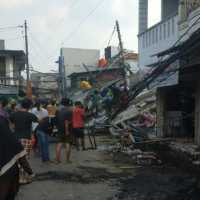 Rumah 3 Lantai di Johar Baru Jakpus Roboh, 1 Tewas 2 Luka-luka