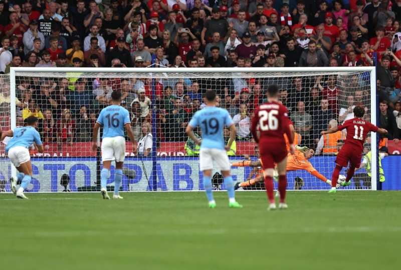     Community Shield 2022 Liverpool vs Manchester City 3-1. Gol penalti Mo Salah membawa Liverpool unggul 2-1