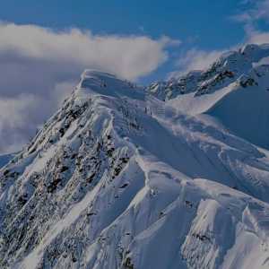 Mengenal 7 Gunung Tertinggi di Indonesia, Ada yang Ditutupi Salju Abadi