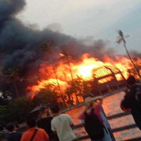     Resor Putri Duyung Taman Impian Jaya Ancol kebakaran