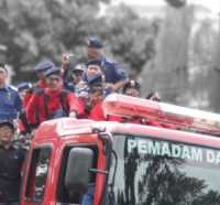 Gedung LTC Glodok Terbakar, 11 Unit Mobil Damkar Dikerahkan