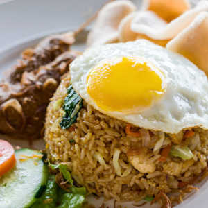 Waspada Makan Nasi Goreng Malam Hari, Dokter Tirta Ungkap Bahayanya