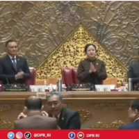 Momen Anggota DPR Rayakan Ultah Puan Maharani di Saat Ada Demo di Luar Gedung DPR