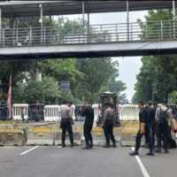 Massa Buruh, Mahasiswa Hingga PA 212 Gelar Demo BBM di Istana Merdeka